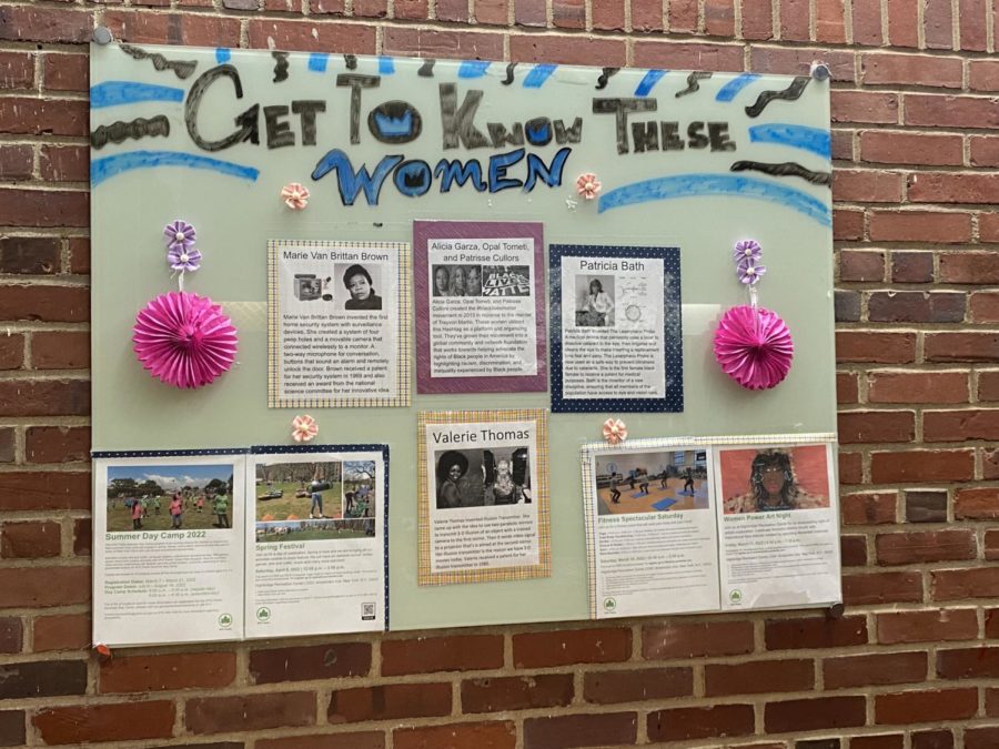 A bulletin board was made to commemorate the achievements of women. 