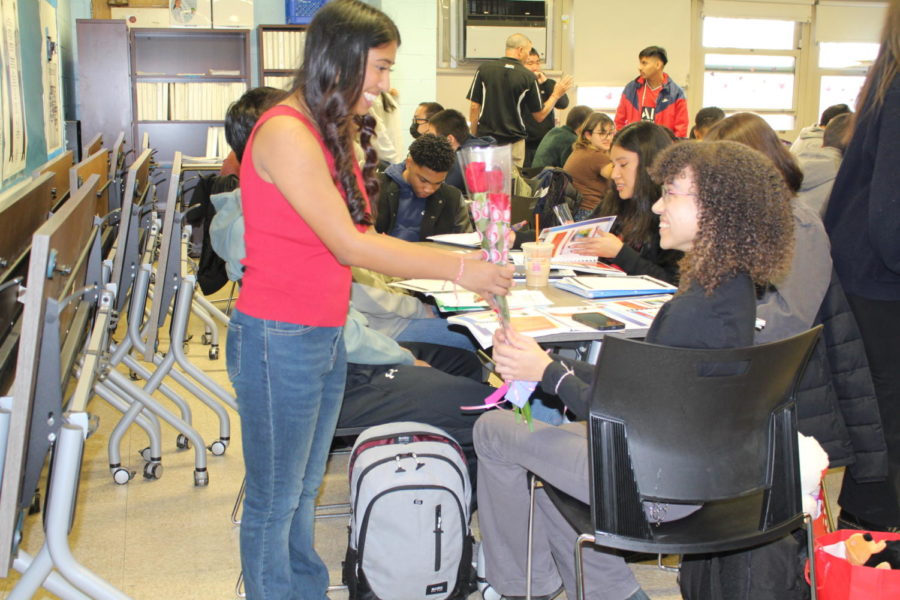 S.O. members work hard to distribute Valentine’s Day items and roses to students’ classrooms. Students can’t help but feel happy and overjoyed to both give and receive gifts.