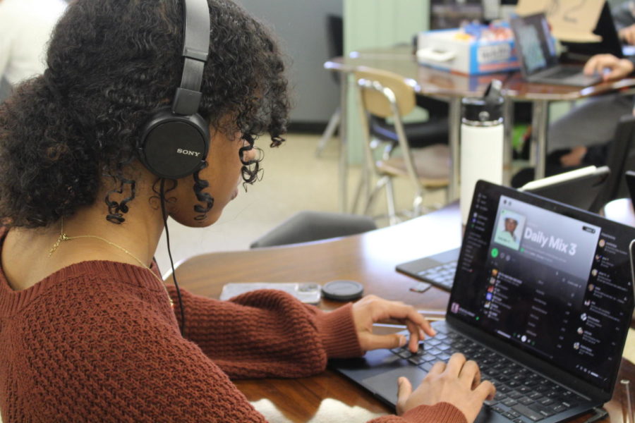 Opinion:  Music in the Classroom Should be Encouraged