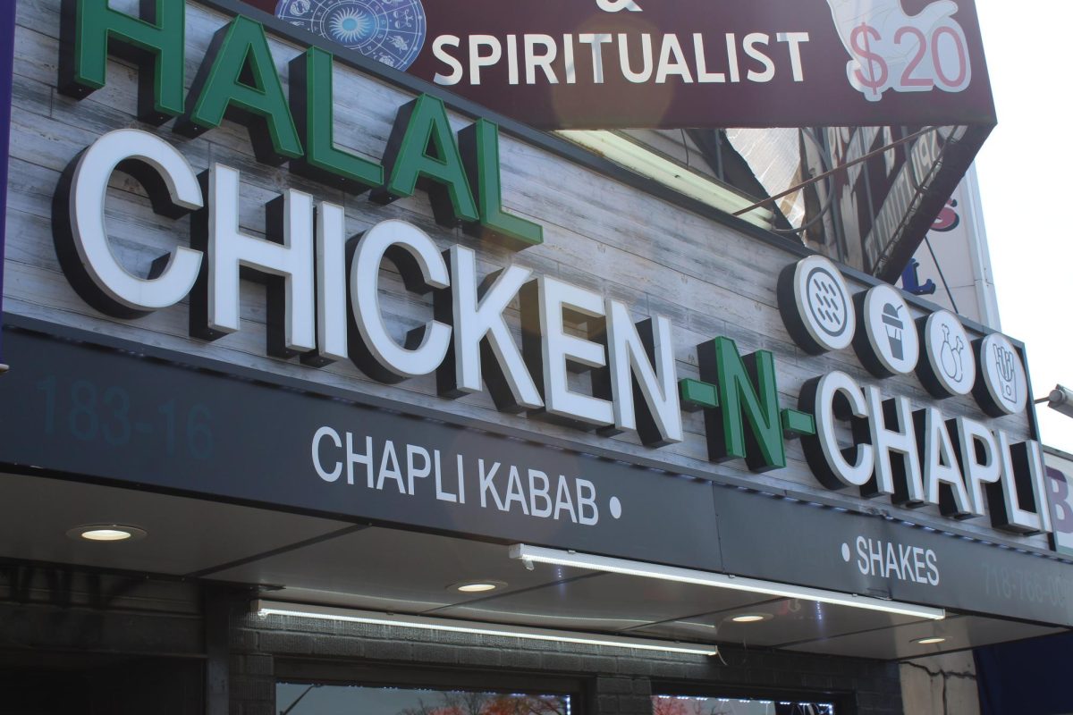 An appealing sign displaying the name of a great restaurant. 